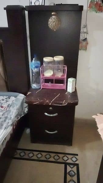 Full Complete Bedroom Furniture with three piece cupboard and Dreesing 3