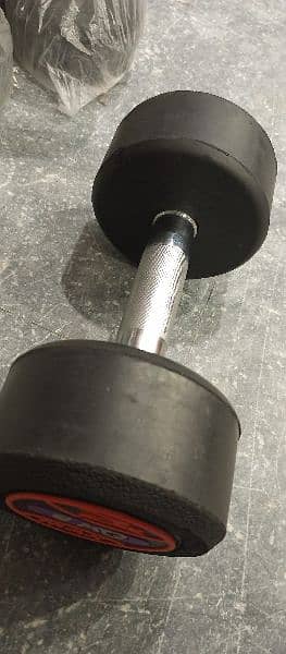 High quality dumbells Available only at 350/ Kg, range from 1-30 kg. 6