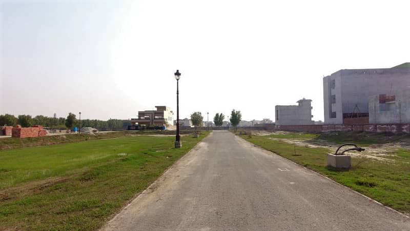 10 Marla Residential Plot For Sale In Lake City - Sector M-3 Extension 1 Lahore 3