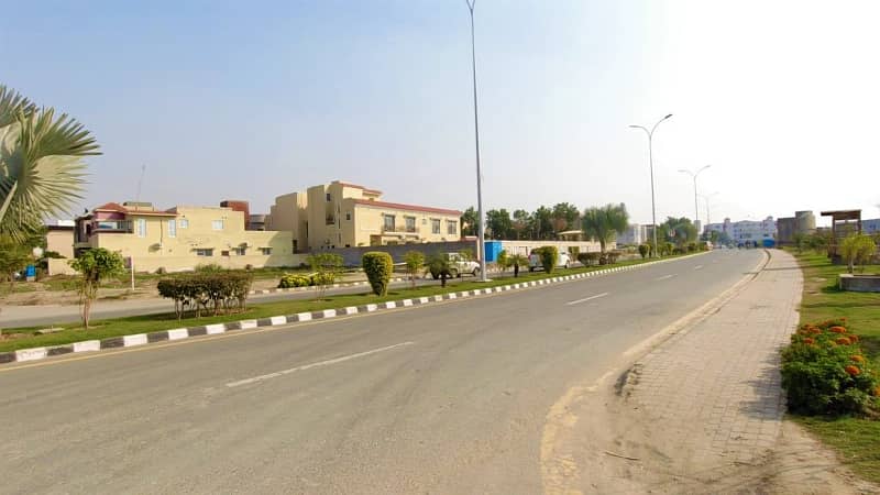 10 Marla Residential Plot For Sale In Lake City - Sector M-3 Extension 1 Lahore 10