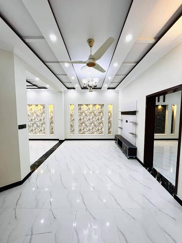5 Marla Luxury House In Lahore 10