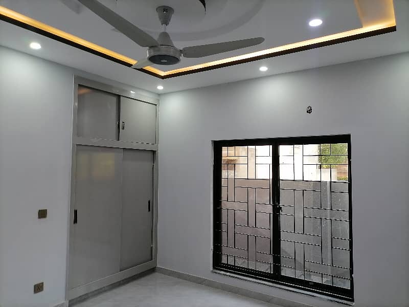 Beautifully Constructed House Is Available For sale In Nawab Town - Block B 0
