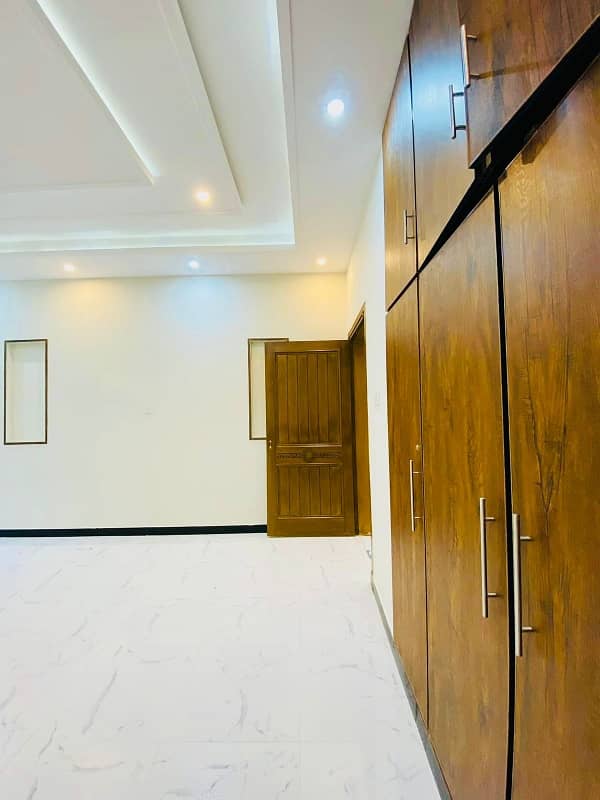 Prime Location 7 Marla House In Sufiyan Garden For Sale 3