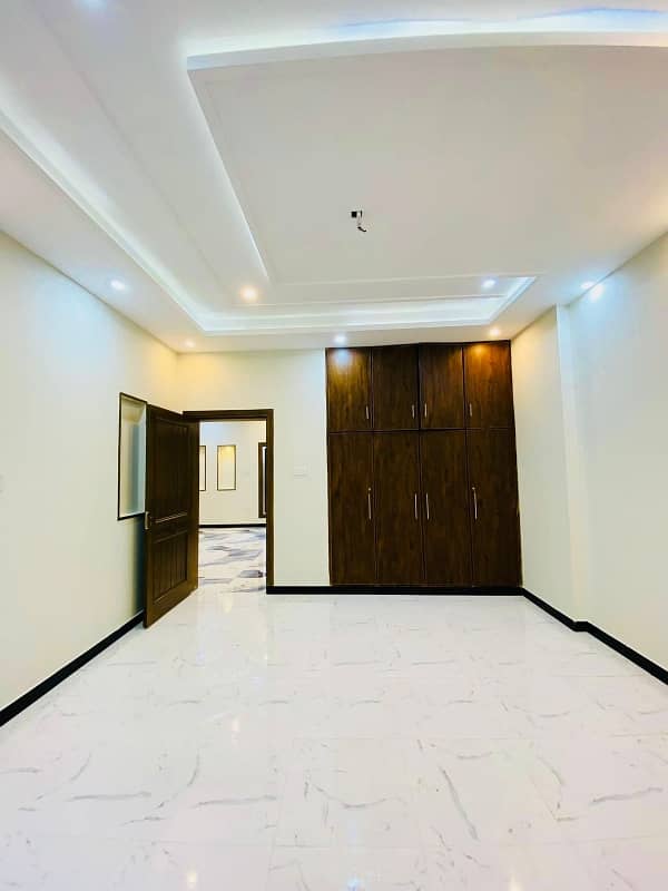 Prime Location 7 Marla House In Sufiyan Garden For Sale 22