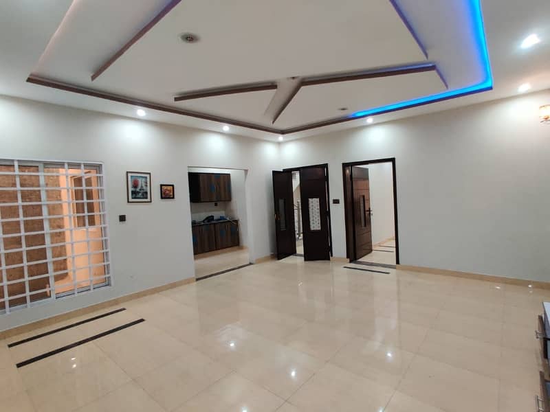 Stunning Upper Portion Is Available For Rent In Nawab Town - Block D 1