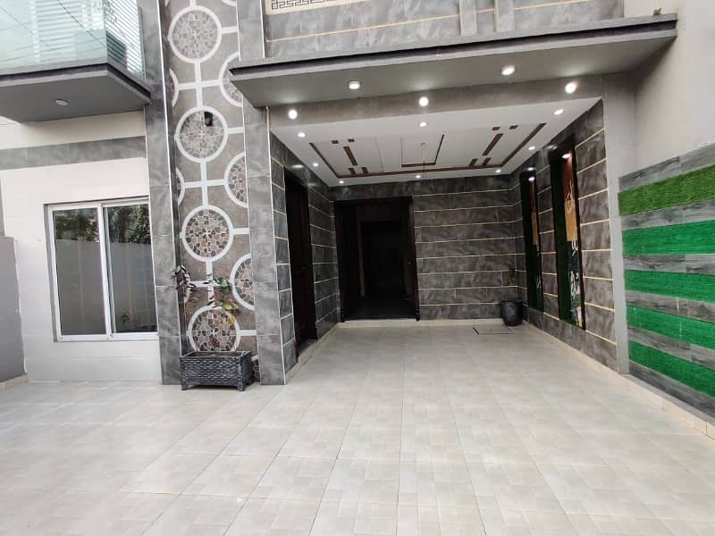 Stunning Upper Portion Is Available For Rent In Nawab Town - Block D 3