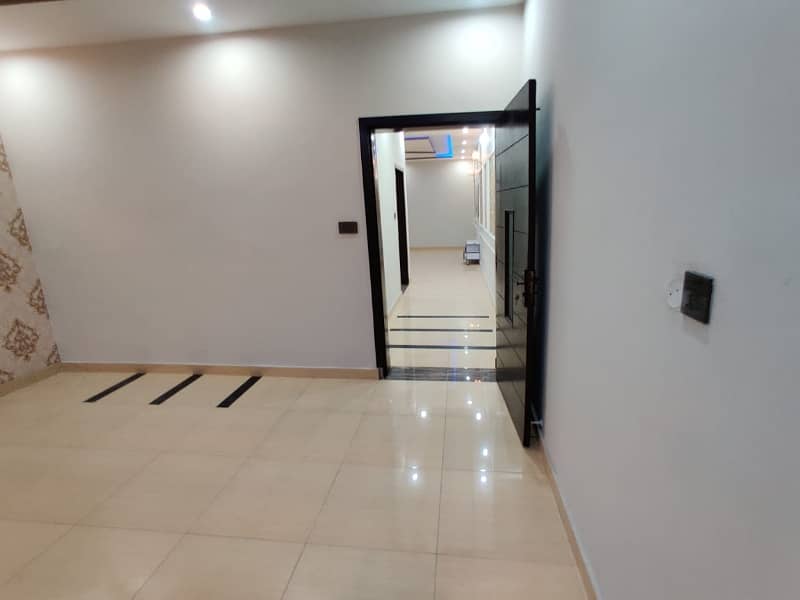 Stunning Upper Portion Is Available For Rent In Nawab Town - Block D 8