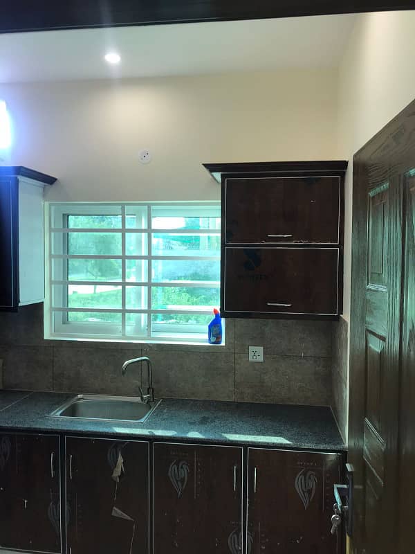 5 MARLA BEAUTIFUL BRAND NEW LOWER PORTION FOR RENT IN NAWAB TOWN 8