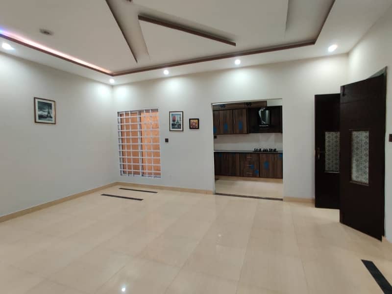 10 Marla Upper Portion For rent In Beautiful Nawab Town 11
