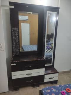 dressing table normal condition