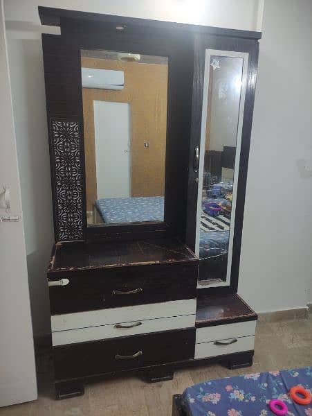 dressing table normal condition 0