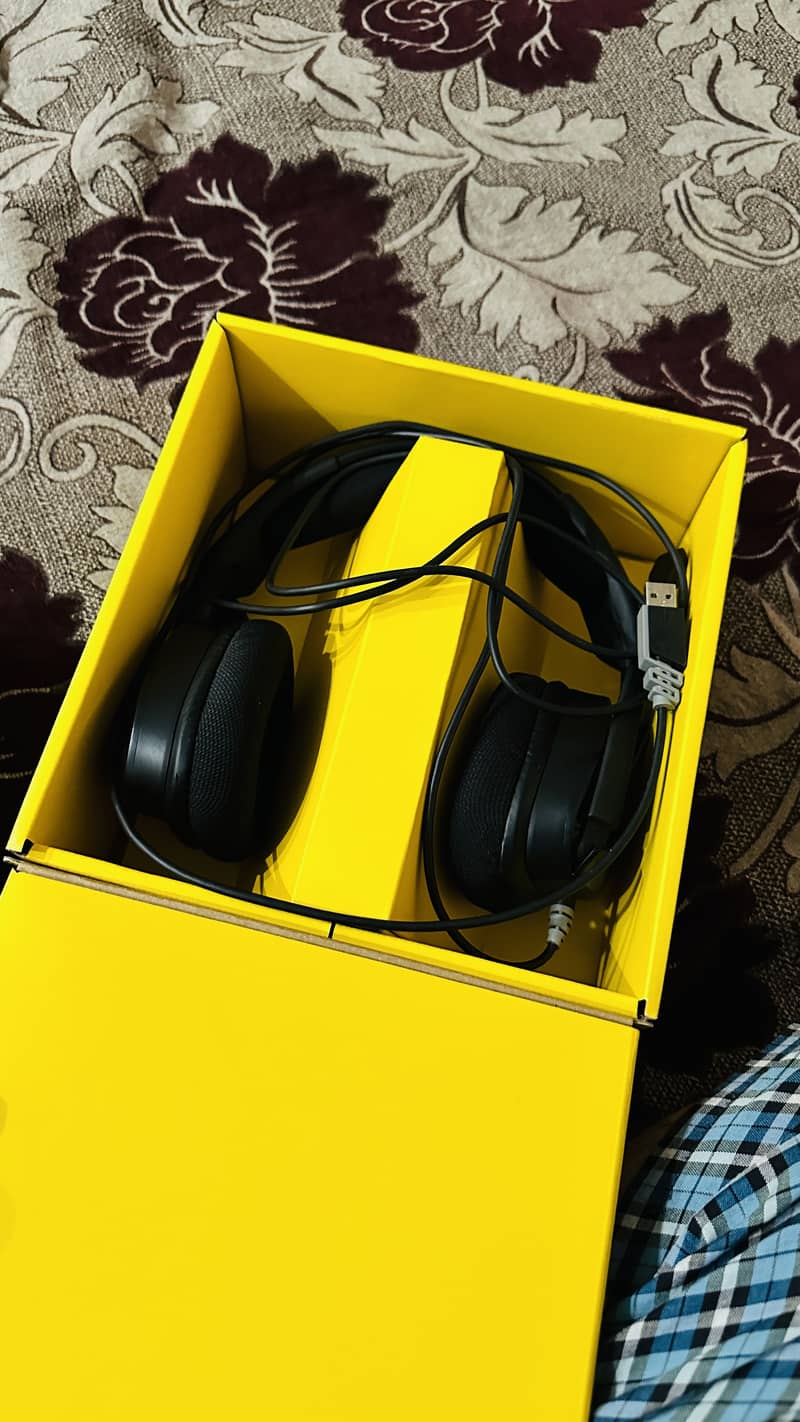 Corsair Void RBG headphones gaming for sale 4