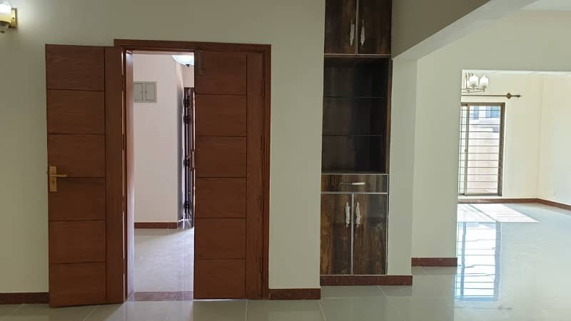 427 Square Yards House Available In Askari 5 - Sector H For sale 14