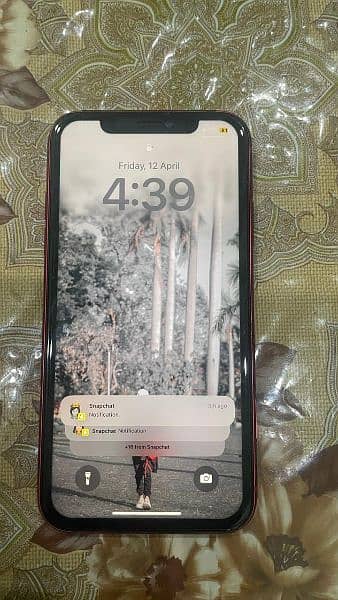 IPhone 11 for sale argent cond 10/9.5 brettry helt 88 64gb 6