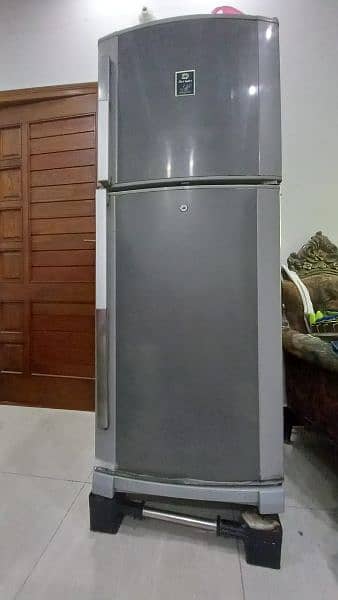 I am selling my Fridge,which has been kept in excellent condition 2