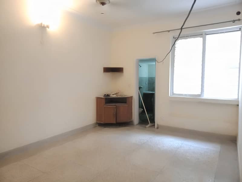 LOWER PORTION FOR RENT IN JOHAR TOWN 10