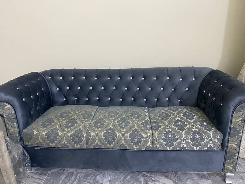 brand new sofa set 3/2/1  never used all ok 6