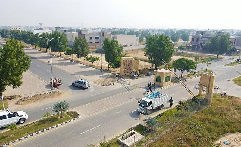 1 Kanal Plot For Sale Near To Park And 150 Feet LDA Structure Road In Sector M 3 Lake City Lahore 0