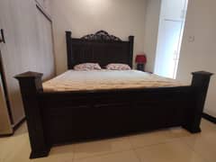 KING SIZE BEDSET WITH DRESSING AND MATTRESS 0