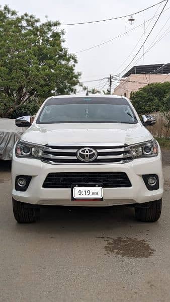 Toyota Hilux Revo V 2018 0