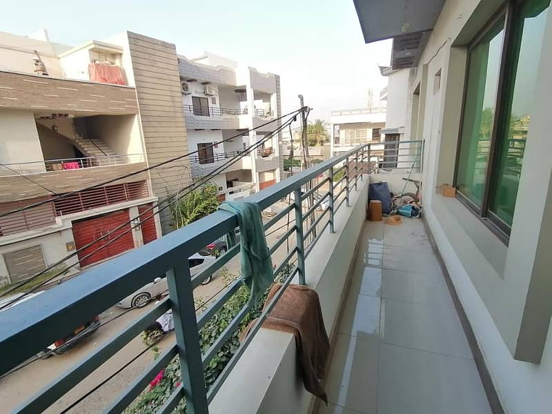 Portion 4 Bed D/D 400 Sq Yds 1st & 2nd Floor With Lift Roof Terrace VIP Block 3 Gulistan-E-Jauhar 28
