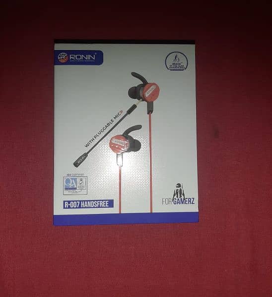 Ronin earphones best for gaming with plugin Mic 1