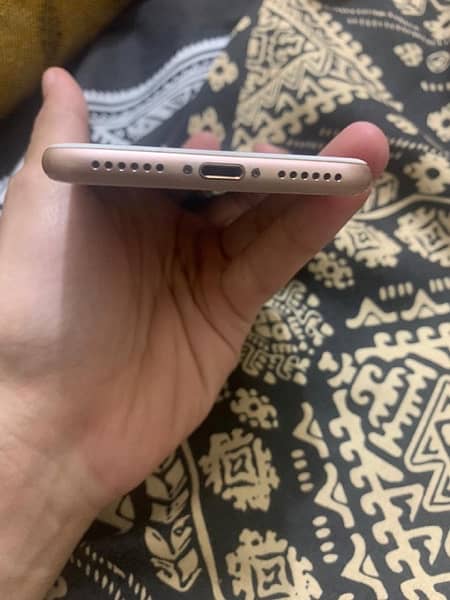 iPhone 8 | 64Gb | Pta Approved 2