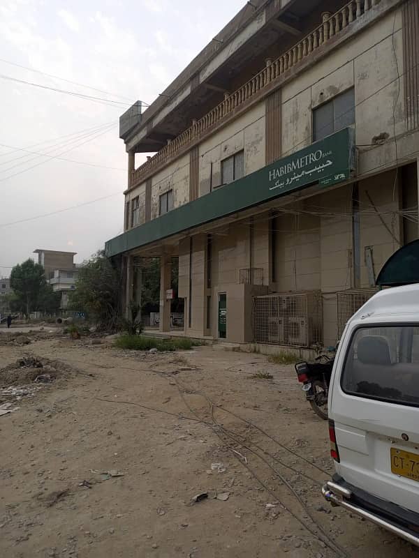 Office Space 2700 Sqfts Main Habib Bank Chowrangi S. I. T. E. Industrial Area Above Metro Bank. 5