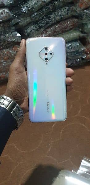I am selling my mobile vivo s1 pro 4
