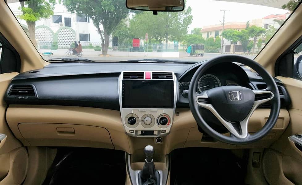 Lush Honda City 2019 registerred in 2020 4