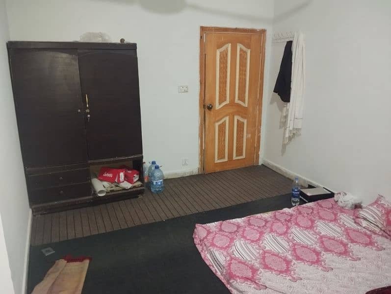 one room in two bed flat in E 11/3 4