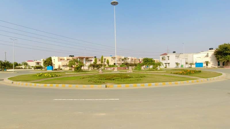 Facing Park 5 Marla Residential Plot For Sale In Lake City - Sector M7 Block C2 Raiwind Road Lahore 4