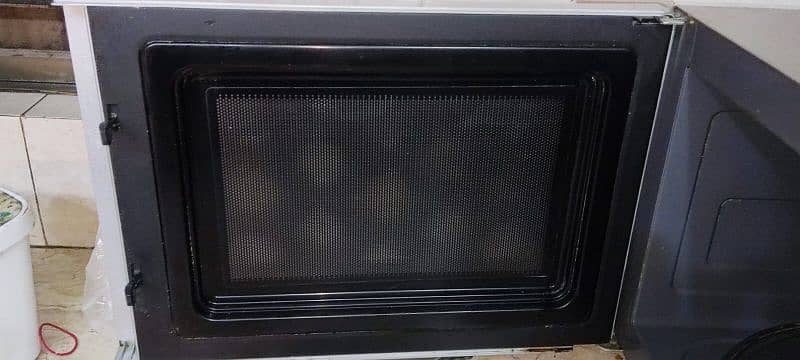 midea 30L grill microwave oven fro sale condition is perfect 1