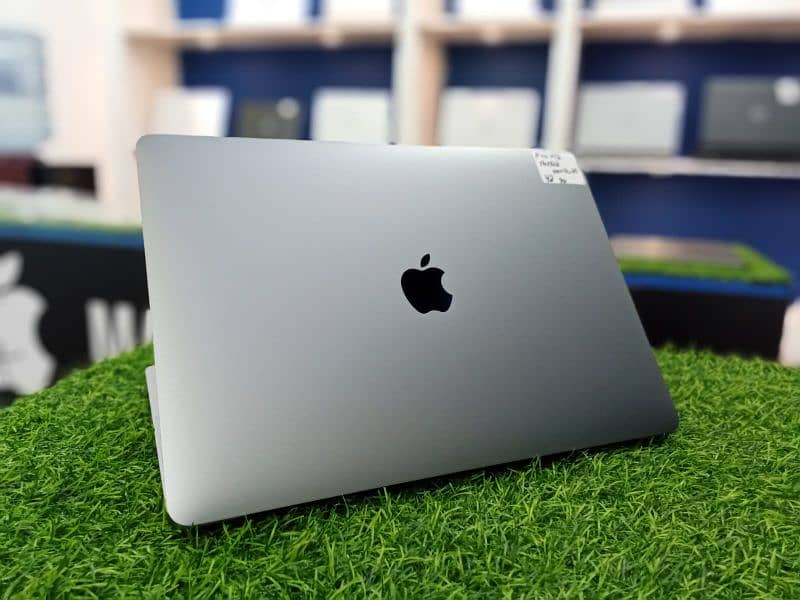 MacBook Air M1 M2 & Pro M1 M2 8gb 16gb ram 256gb 512gb 10/10 Available 9