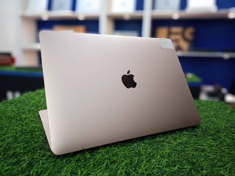 MacBook Air M1 M2 & Pro M1 M2 8gb 16gb ram 256gb 512gb 10/10 Available 17