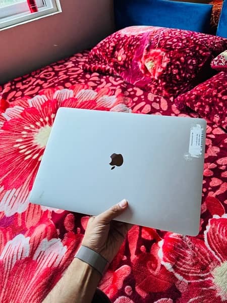 Macbook Pro 2019 i9 16 inch’s 0