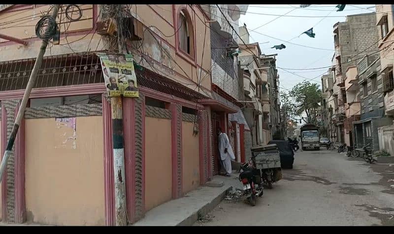 100 yards corner dbl sideHouse Available In North Karachi - Sector 4 3