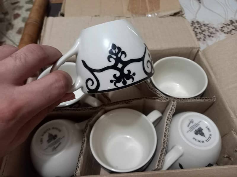 Tea cups saucers set 4