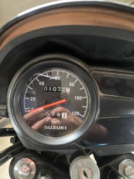Suzuki 110 Motorcycle - Black 2