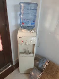 Water Dispenser Oreint With Firdge