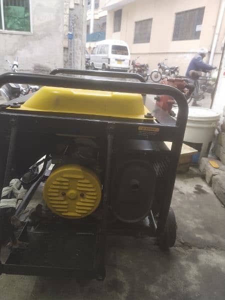 sanco generator, new condition, 3000W petrol and cng both 2