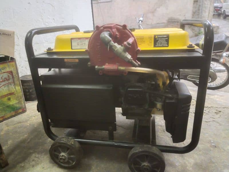 sanco generator, new condition, 3000W petrol and cng both 3