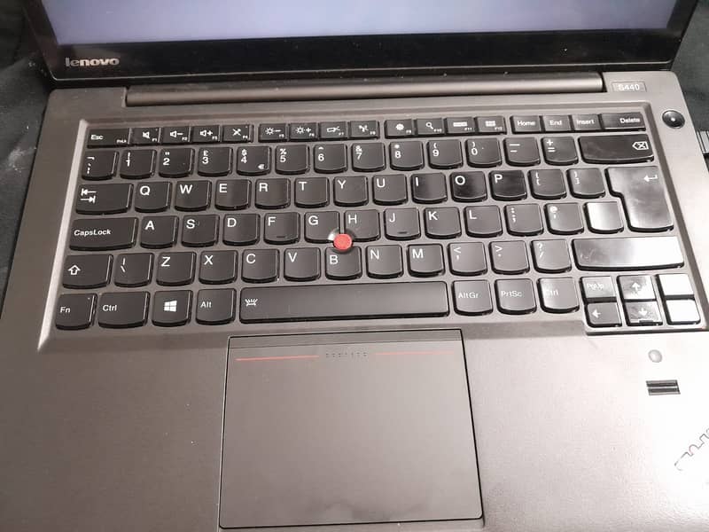 Lenovo Thinkpad S440 with Touch Screen 1