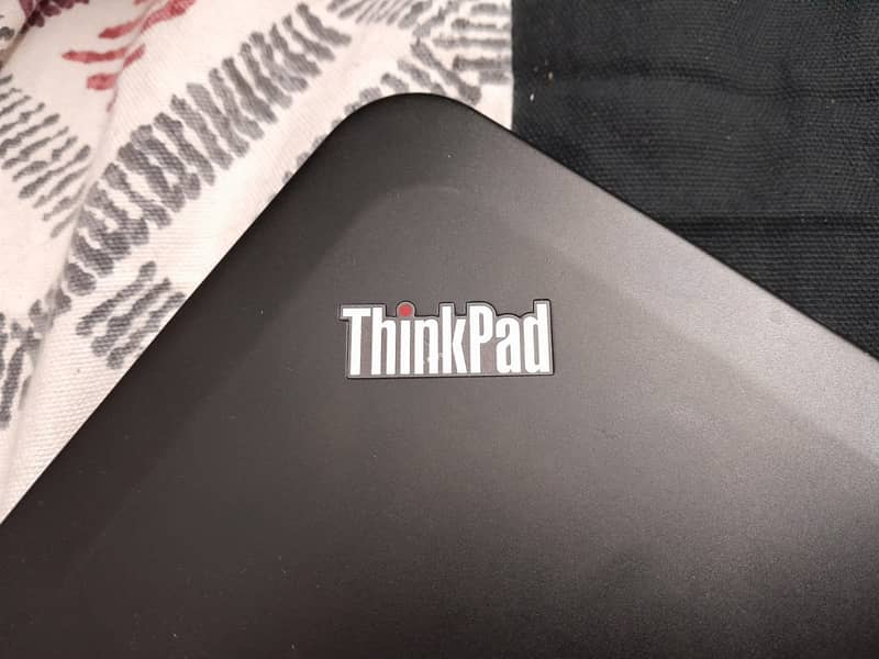 Lenovo Thinkpad S440 with Touch Screen 3