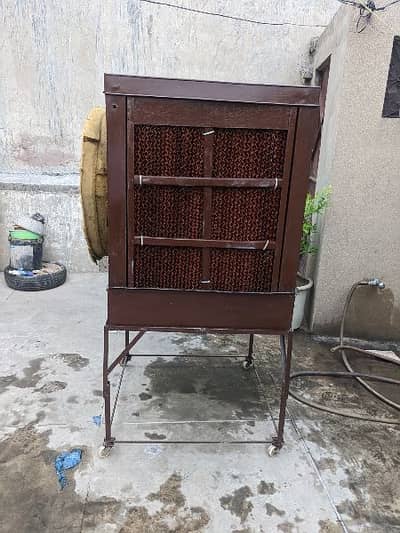 Lahori cooler with stand