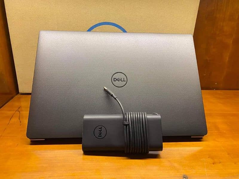 Dell Precision 5530 Mobile Workstation FHD Bezelless ips Screen 1