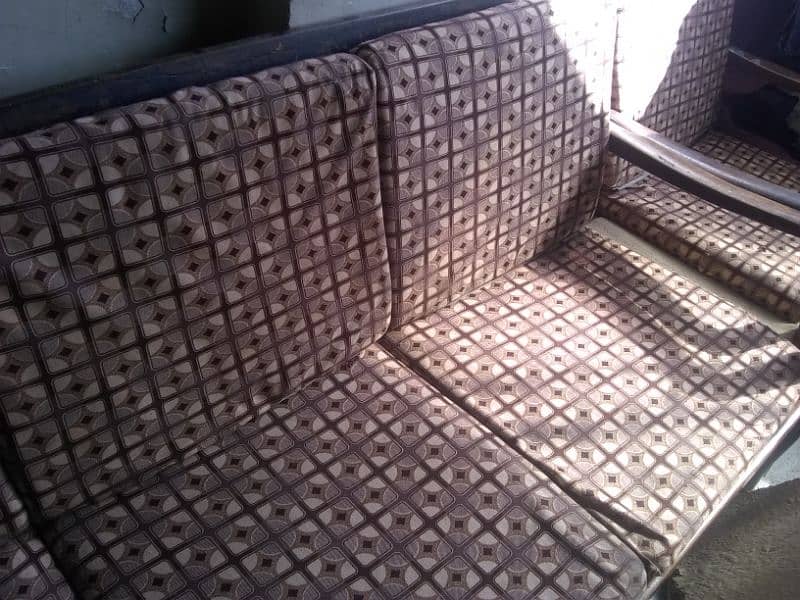 5 Seater wooden sofa set  ( urgent sale) 2