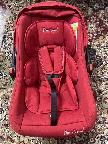brand new momsquad car seat. . never used 0