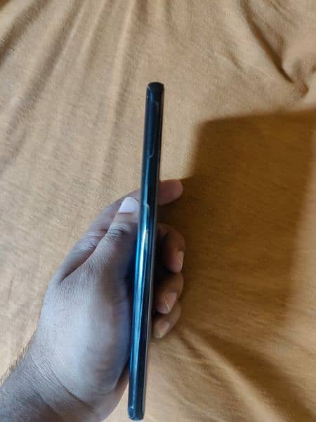 OnePlus 8 5G UW 3