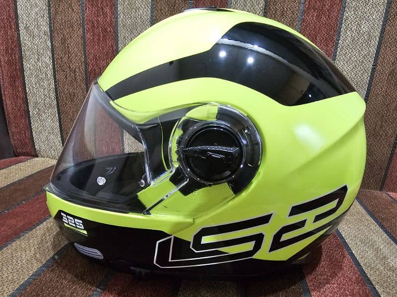 LS2 Strobe Face Lift Helmet in Brand New Condition 3